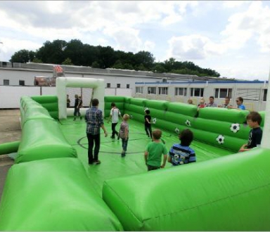 teloeken-event-gmbh-huepfburg-fussballfeld