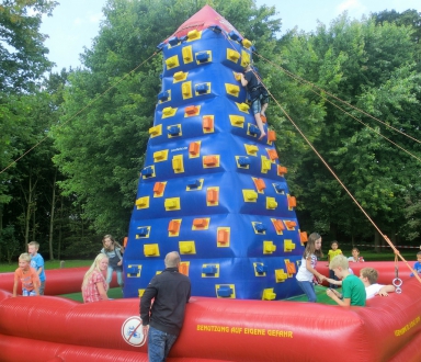 teloeken-event-gmbh-huepfburg-kletterberg6