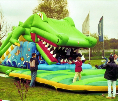 teloeken-event-gmbh-huepfburg-xxl-krokodil