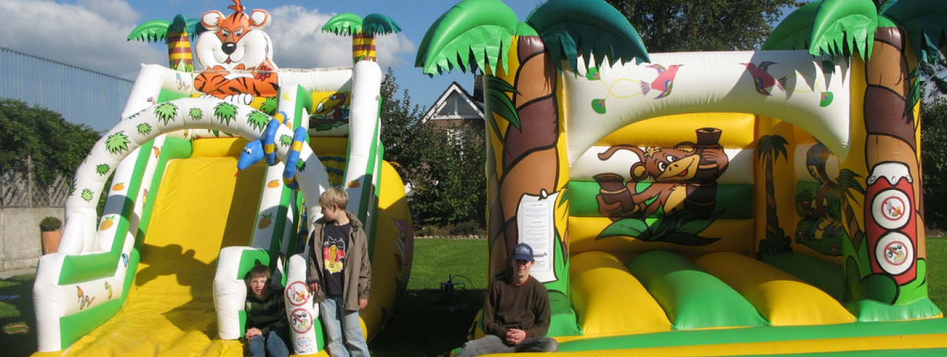 Hüpfburg Dschungel Rutsche