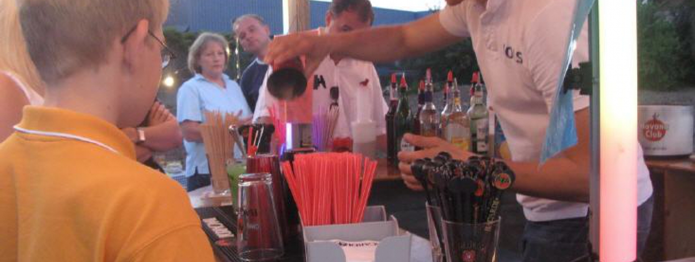 teloeken-event-gmbh-nostalgie-cocktailbar