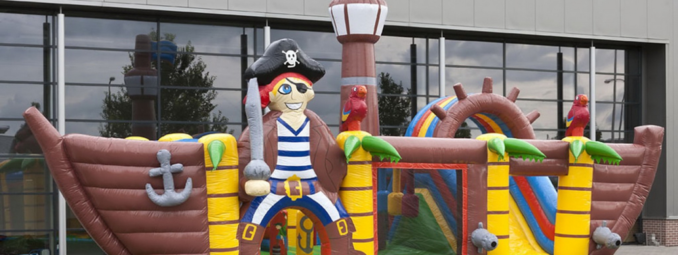 teloeken-event-gmbh-huepfburg-xxl-piratenschiff