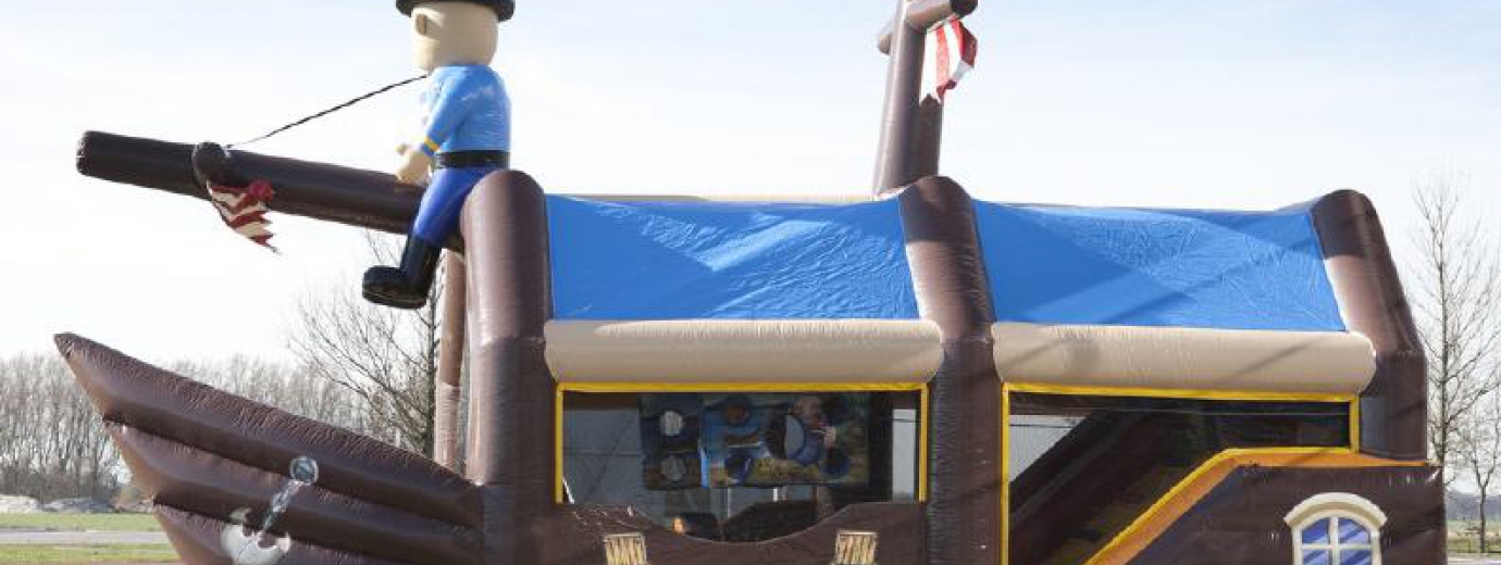 teloeken-event-gmbh-huepfburg-xxl-kanonenschiff-pirat2