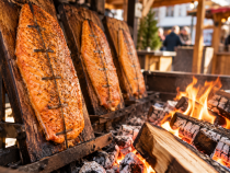 flammlachsw wird gegrillt