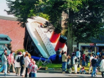 Titanic Hüpfburg XXL